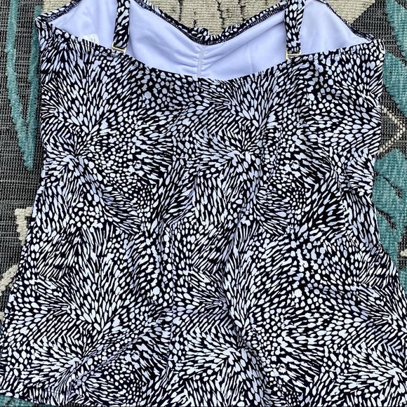 SOLD! Island Escape Swimwear Black & White Animal Print Ruffle Tankini Top - Picture 13 of 15
